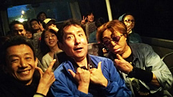 ���y���u�E���V�p���V���v�Ί��n�g�����A��̃o�X